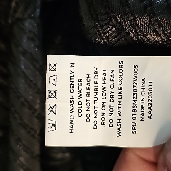 NWT Bloomchic 18/20 peplum black top with removable belt - Picture 7 of 7